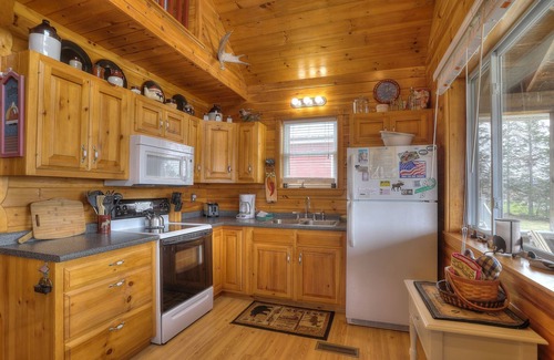 Rangeley House | Lone Moose - Cute Cabin within walking distance to downtown Rangeley