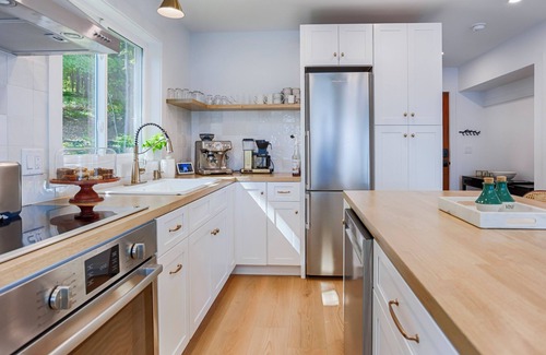 Trumansburg House | Lone Retreat Lake House: New Build + Close to Ithaca