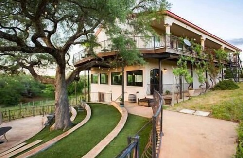 Marble Falls Apartment | Lonely Oak Guesthouse! Room 2