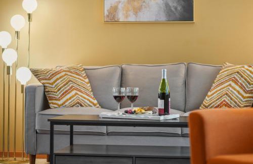 Traverse City House | LONG LAKE RETREAT- Hot tub, Pool table, Firepit