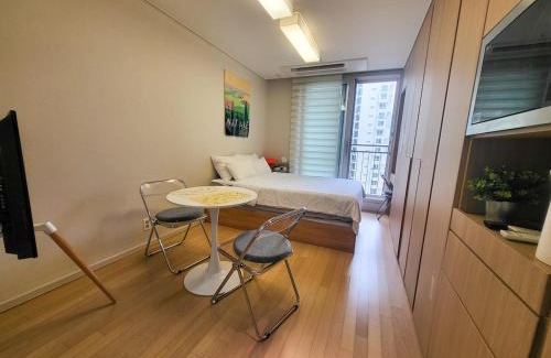 Yeongtong-gu Apartment | #Long-term accommodation inquiries#Suwon Convention Center#Gwanggyo Lake Park#Daily bedding change