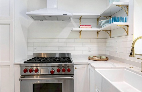 Longbeach Village House | Longboat Village 3brm pool home