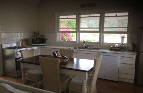 Longreach Cottage | Longreach Riverside Retreat Cottage