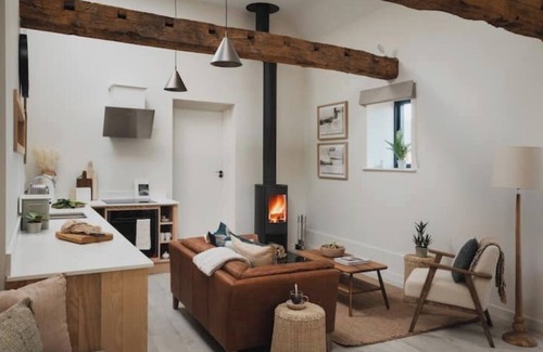 Beckhampton House | Longstones Avebury – Ridgeway