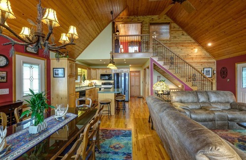 Murphy Ski Chalet | Longview - Captivating views like no other!