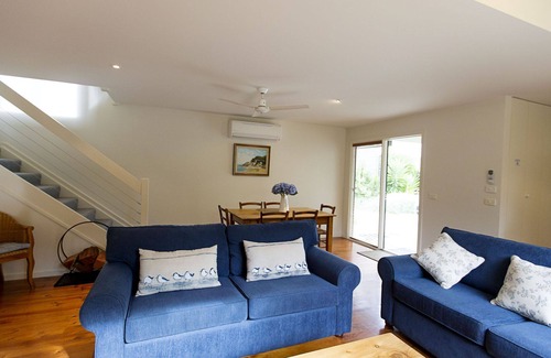Point Lonsdale Villa | Lonsdale Ti Tree Villa