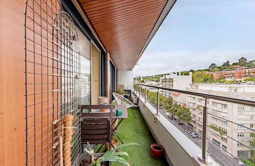 Chaville Apartment | Look forward to a relaxing vacation in this cozy vacation apartment.