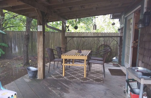 Bacliff Cottage | Look No Further! Very Charming. 2 Miles From Kemah BoardWalk. Pet Friendly!