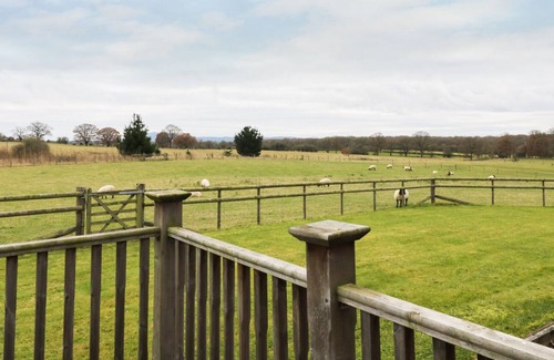 Grimley Cabin | LOOK OUT LODGE, pet friendly, with a garden in Hallow