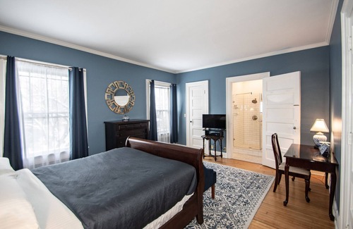 Old Northside Bed & Breakfast | Looking Glass Inn