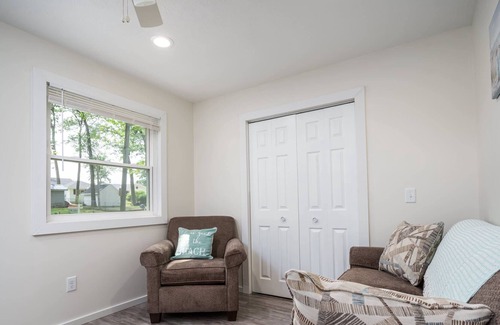 Baldwin House | Lookout Cottage - Lake Access