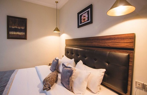 Lekki Phase 1 Hotel | Loomzy Suites and Apartments
