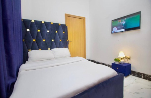 Lekki Phase 1 Hotel | Loomzy Suites and Apartments