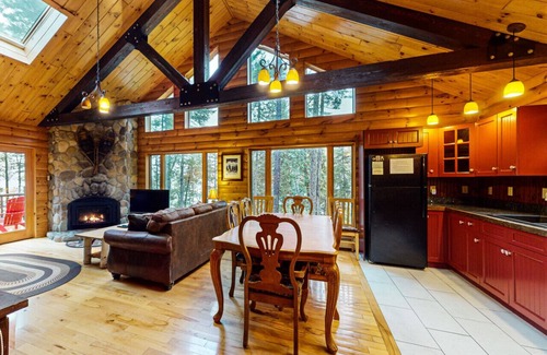 Greenville Cabin | Loon Lodge on Wilson Pond