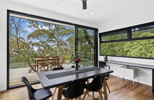 Lorne House | Lorne Hiatus