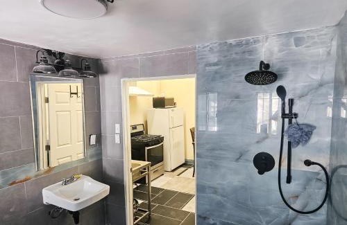 Pico - Robertson Hostel | Los Angeles Zen Home
