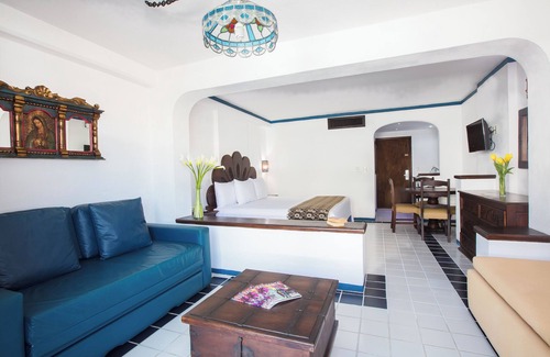 Romantic Zone Hotel | Los Arcos Suites