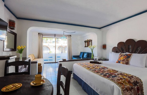 Romantic Zone Hotel | Los Arcos Suites