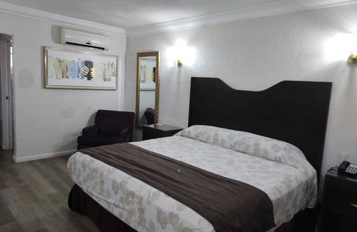 Chihuahua Hotel | Los Cedros Hotel Inn Chihuahua