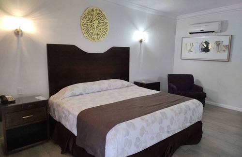 Chihuahua Hotel | Los Cedros Hotel Inn Chihuahua