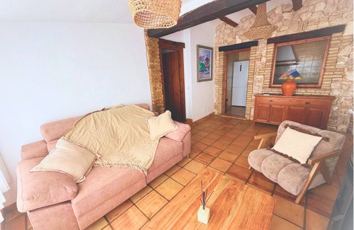 Costa Dorada House | Los Pinos, charming house near the sea