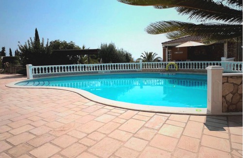Costa Dorada House | Los Pinos, charming house near the sea