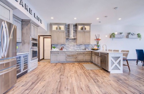 Versailles Villa | LOTO Pointe | Resort Style | Luxury | Views