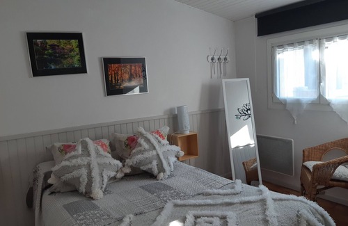 Tarascon-sur-Ariege House | Lotus cottage single storey house