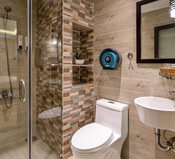 Binh Thanh Hotel | Lotus Laverne Hotel