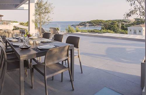 Vouliagmeni Apartment | Lotus Luxury Apartment