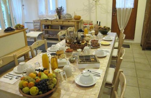 Sainte-Colombe Bed & Breakfast | Lou Cardalines