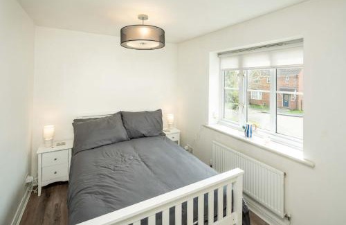 Loughton Apartment | Loughton Hideaway: Cozy 1BD Near Tube & Nature