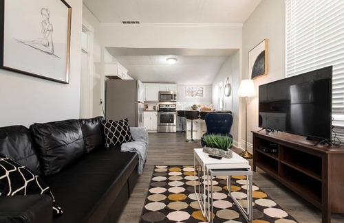 Merriwether House | Louisville Dream House 4BR/2BA by CozySuites