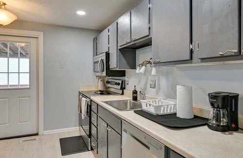 Buechel House | Louisville Home w/Fenced Yard: 10 Mi to Downtown!