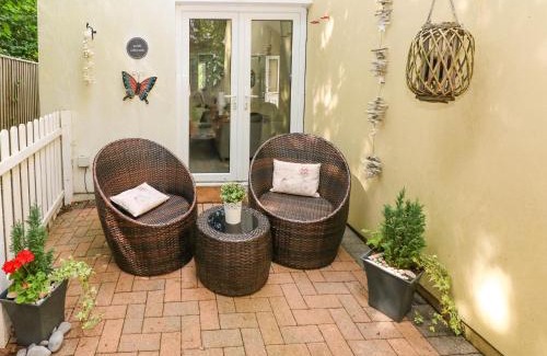 St. Florence House | Love Cottage