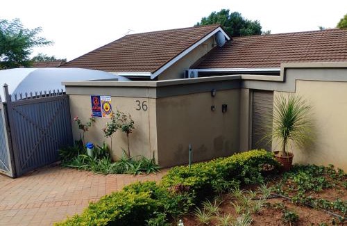 Groenkloof Apartment | Love Joy Peace Cottage