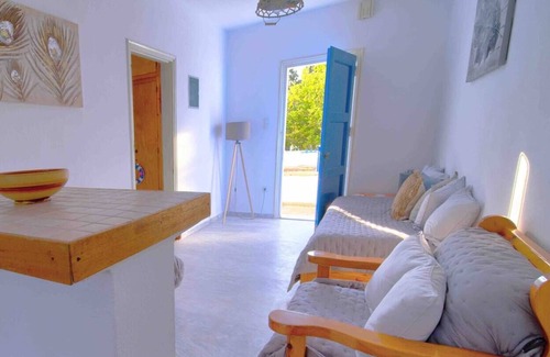 Posidonia Apartment | Love Limni No:1 in Peaceful Poseidonia