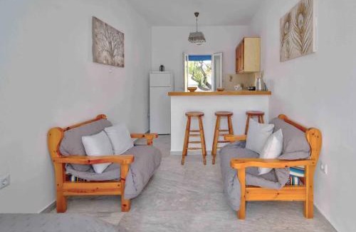 Posidonia Apartment | Love Limni No 1 in Peaceful Poseidonia
