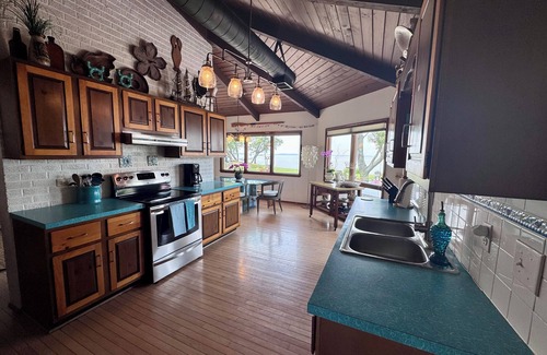Stevensville House | Love Point Waterfront Home.Chesapeake Bay views.Pets OK