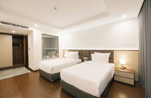 Nhat Tan Hotel | Love St Hotel