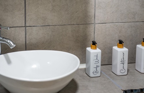 Slough Apartment | Lovegrove Contractor Stay With Free Wi-fi in Slough