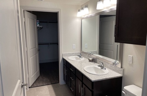 Garden Oaks Apartment | Lovely 1 bedroom comfy unit with pool