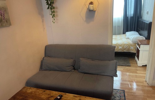 Lewisham Apartment | Lovely 1 Bedroom Flat 5 Minutes Walk From Station