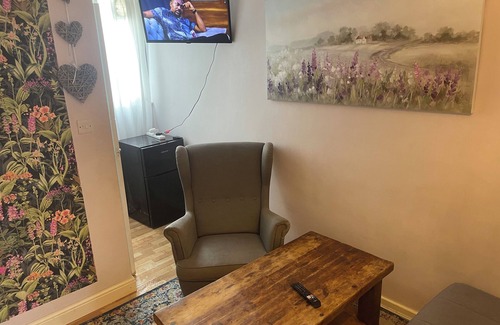 Lewisham Apartment | Lovely 1 Bedroom Flat 5 Minutes Walk From Station