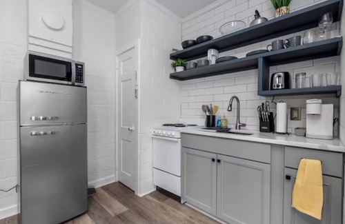 New Bern Apartment | Lovely 1 BR with King bed Apt 3