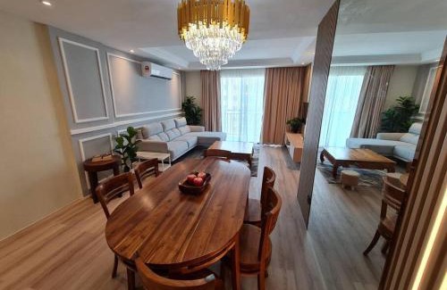 Tabuan Jaya Apartment | Lovely 1878 Apartment 3-bedrooms with free parking