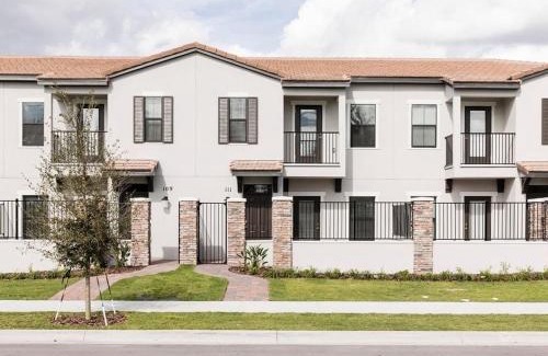 Haines City House | Lovely 2 Bed 2 Bath Town Home-2SLTTH1 townhouse