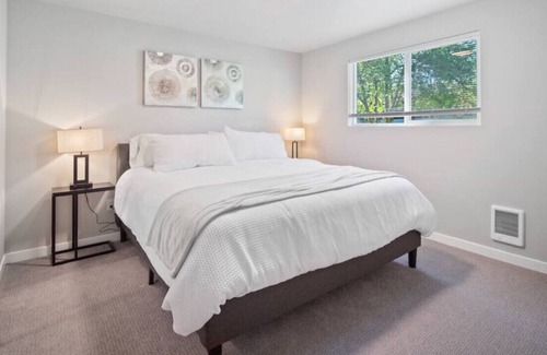 Spokane Valley Apartment | Lovely 2-bed APT with free parking on premises