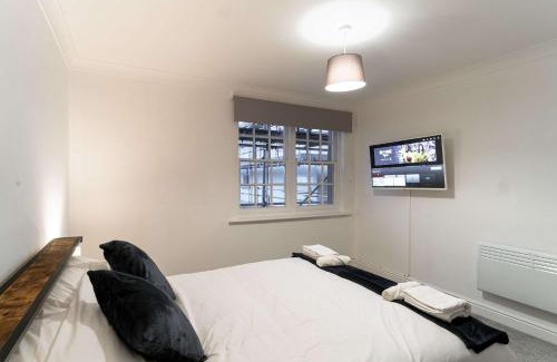 Whitehaven Apartment | Lovely 2 Bed Harbourside Apartment with Sea Views