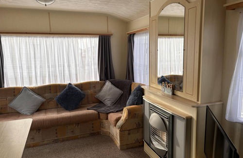 Burnham-on-Sea Ski Chalet | Lovely 2 bedroom static caravan Brean, Somerset